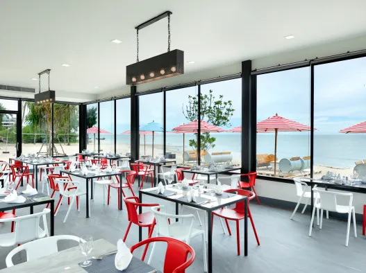 Centara Cha Am Beach Resort Restaurants & Bars