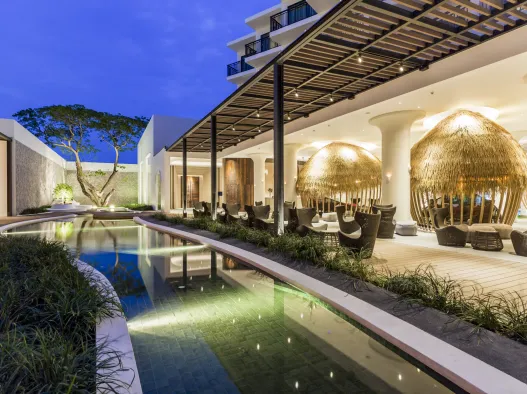 Centara Life Maris