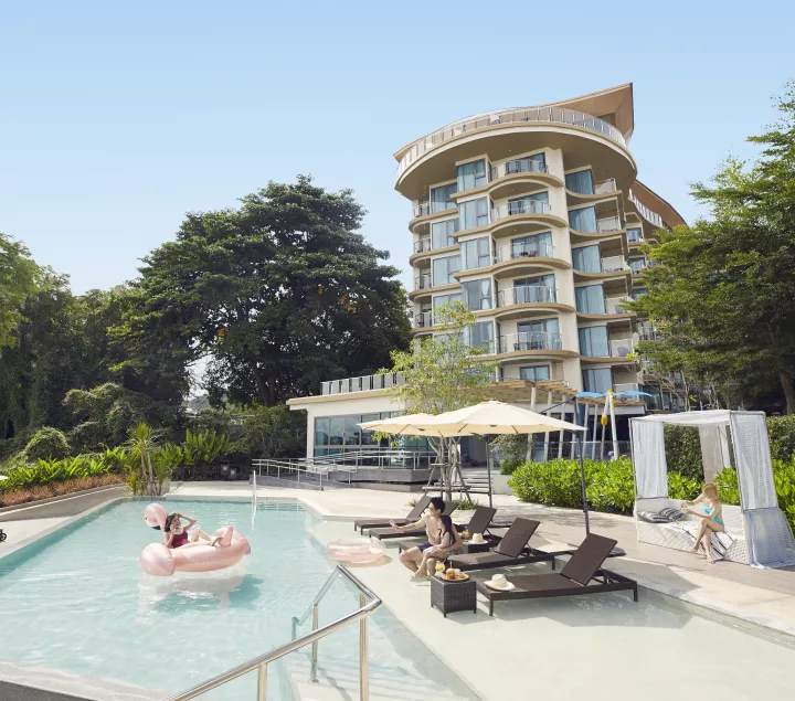 Centara Sonrisa Swimming Pool