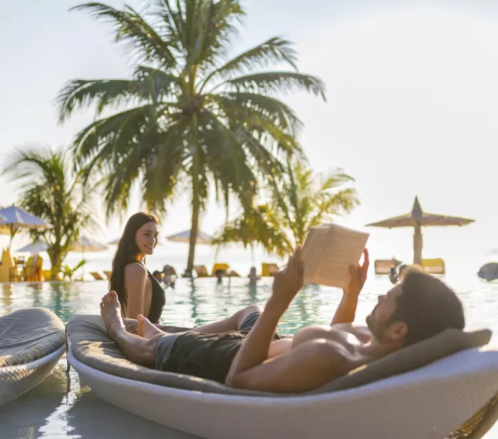 Waves Pool Bar