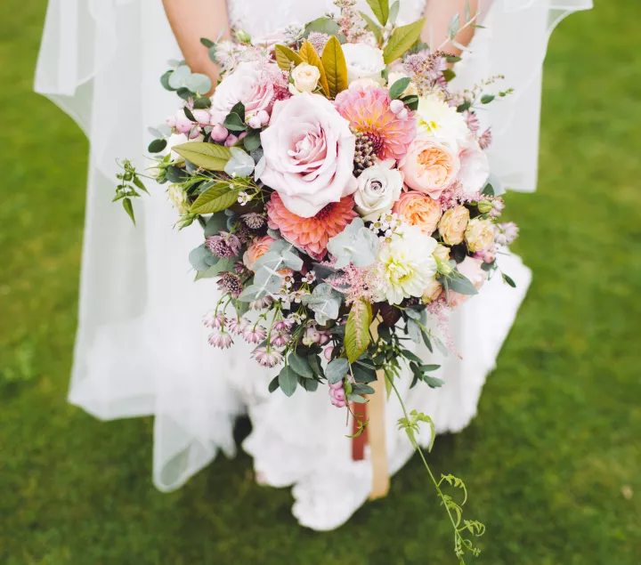 wedding lifestyle flowers