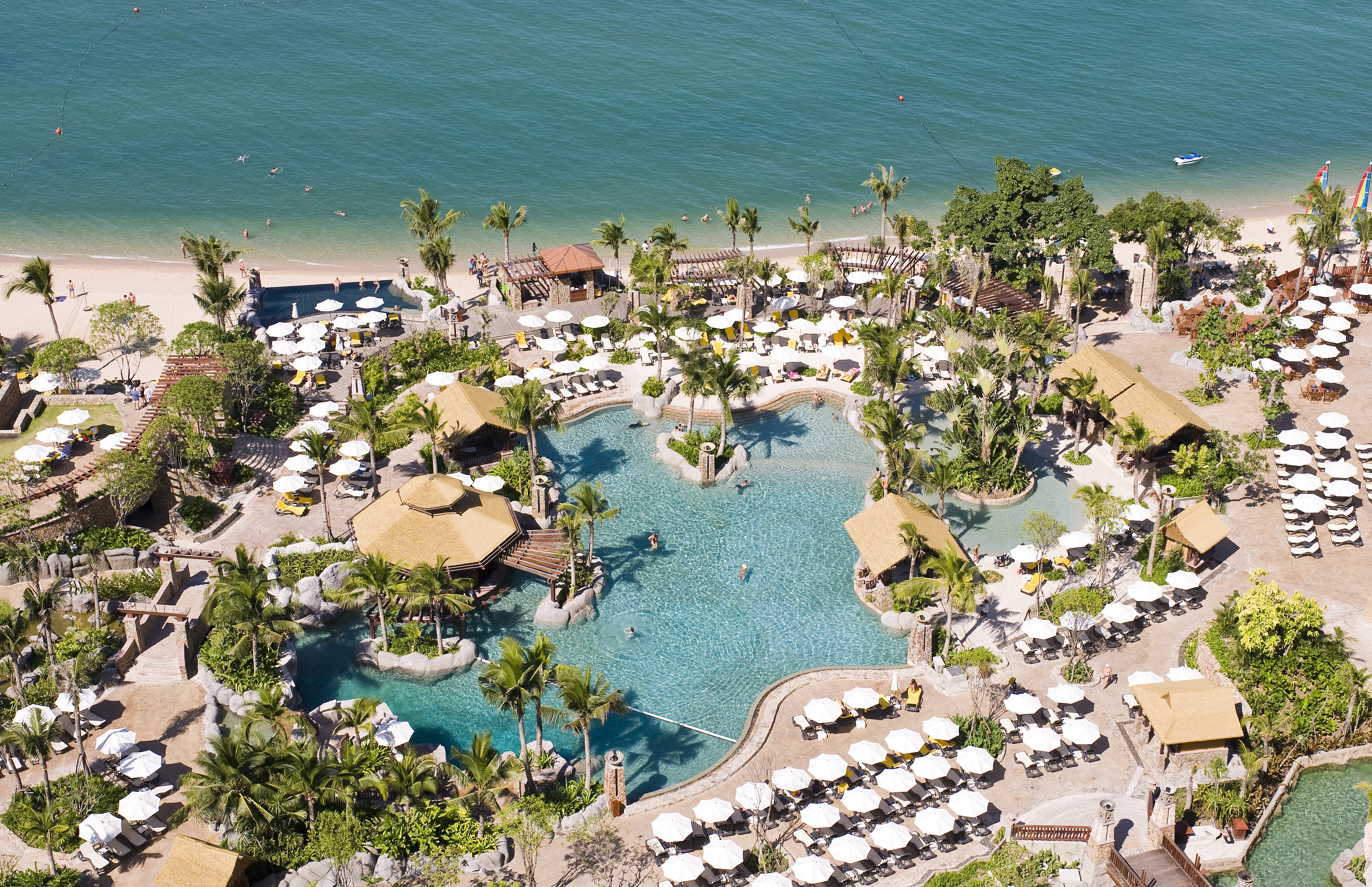 Centara Grand Mirage Beach Resort Exterior