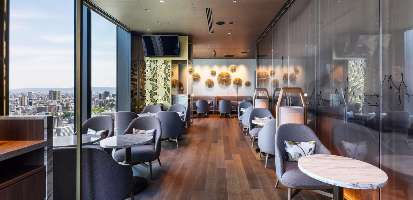 Club Lounge tables north
