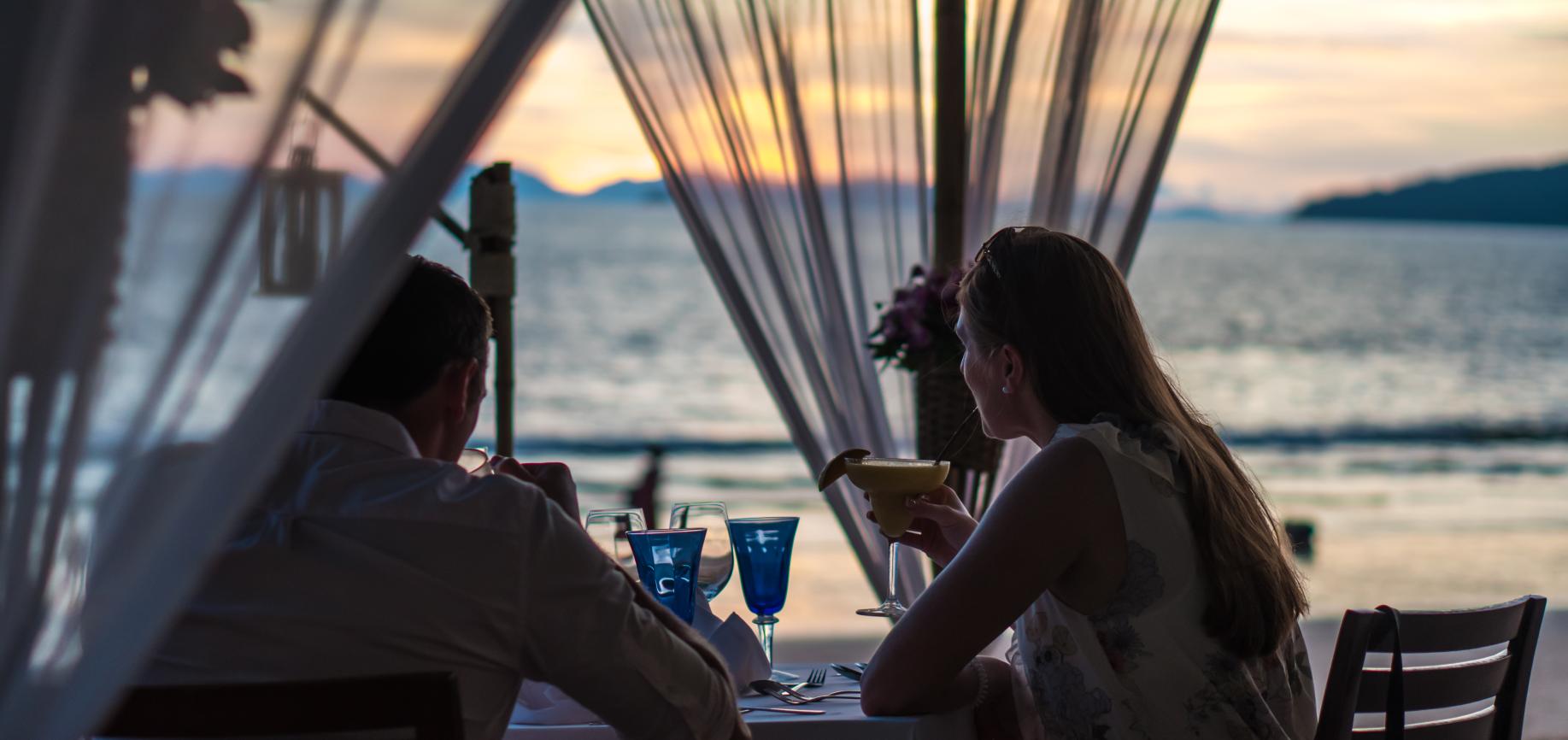 Beach dining