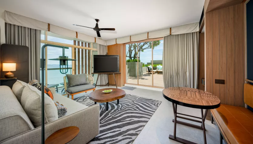 The Presidential Ocean Pool Suite
